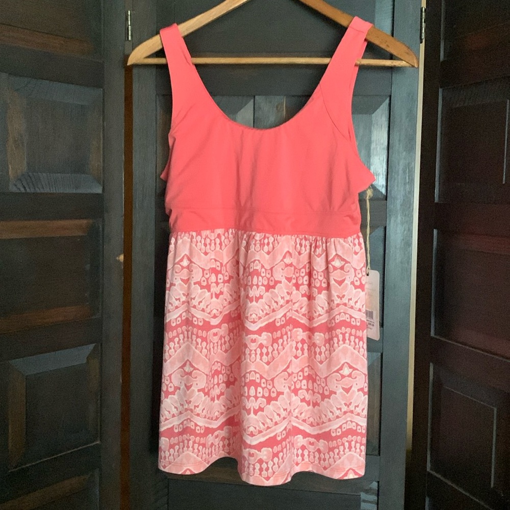 NWT women’s Small peach and white athletic tank
